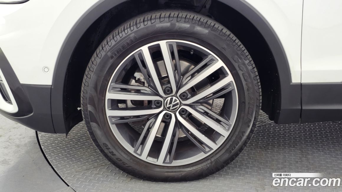 Volkswagen Tiguan 2.0 TSI Prestige, 2023