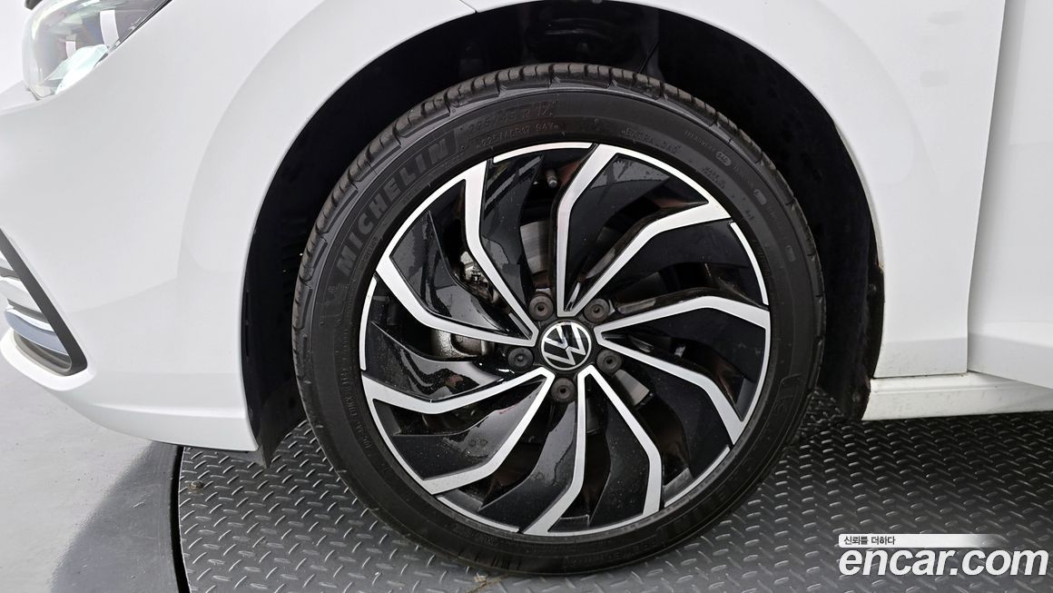 Volkswagen Golf 2.0 TDI Prestige, 2024