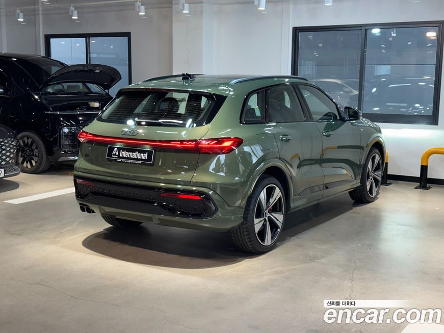 Audi Q5 40 TDI Quattro S Line Black Edition, 2025