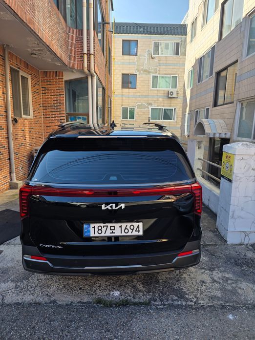 Kia Carnival 9-Seater Gravity, 2025
