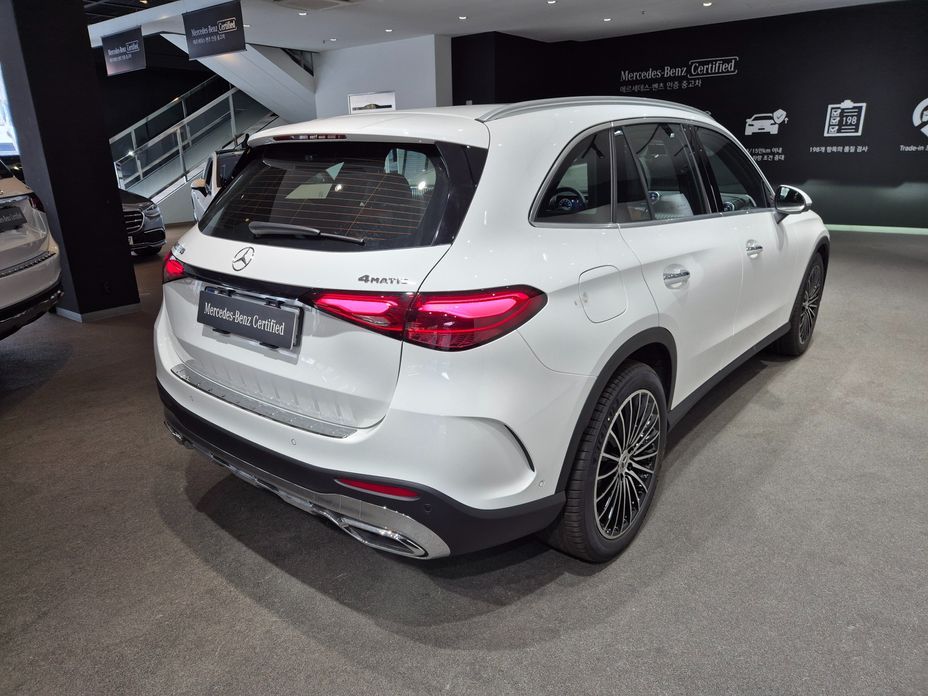 Mercedes-Benz GLC-Class GLC300 4MATIC AMG Line, 2026