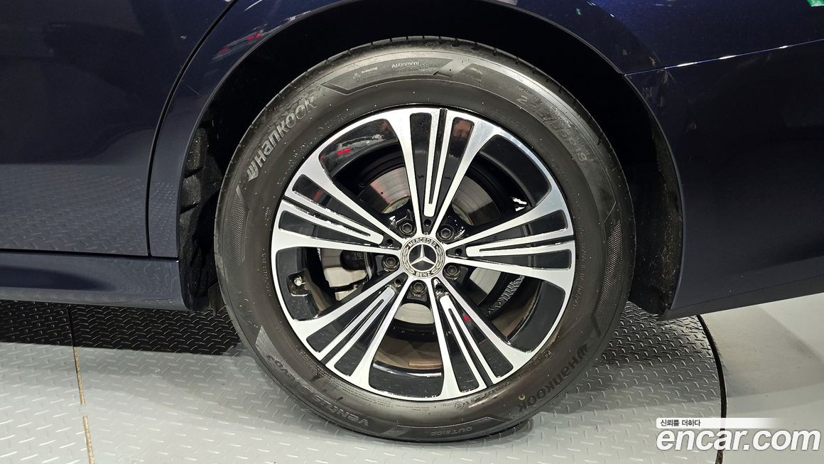 Mercedes-Benz E-Class E200 Avantgarde, 2024