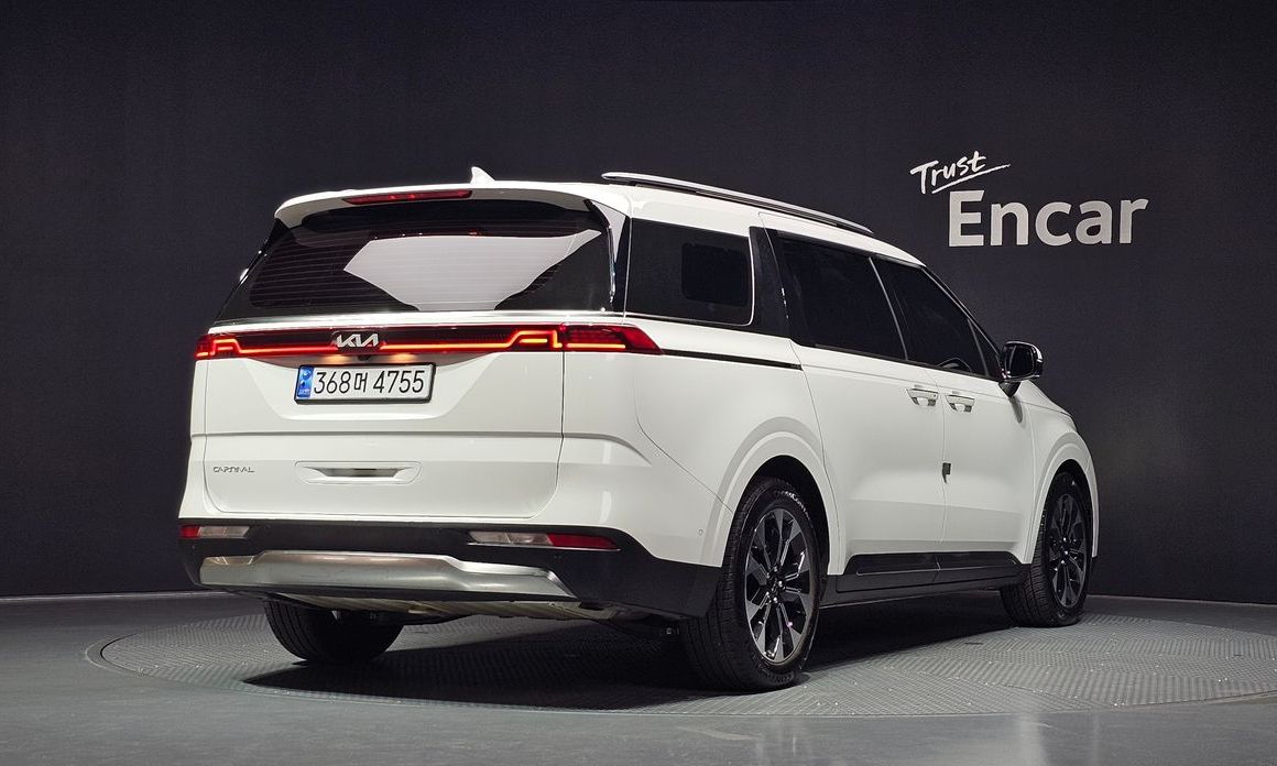 Kia Carnival 7-Seater Signature, 2023