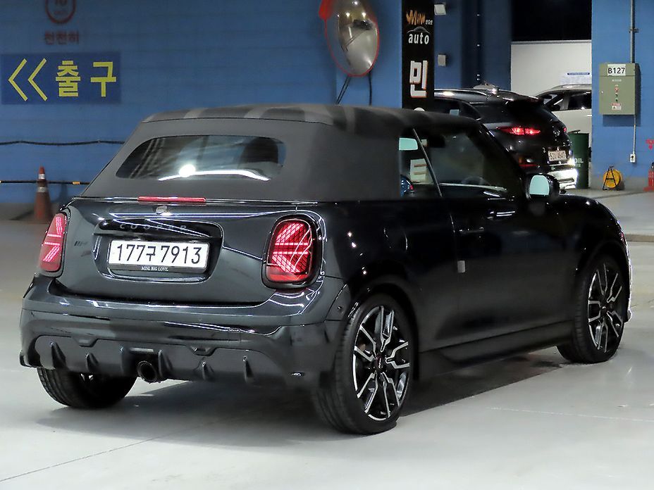 Mini Cooper Convertible JCW, 2025