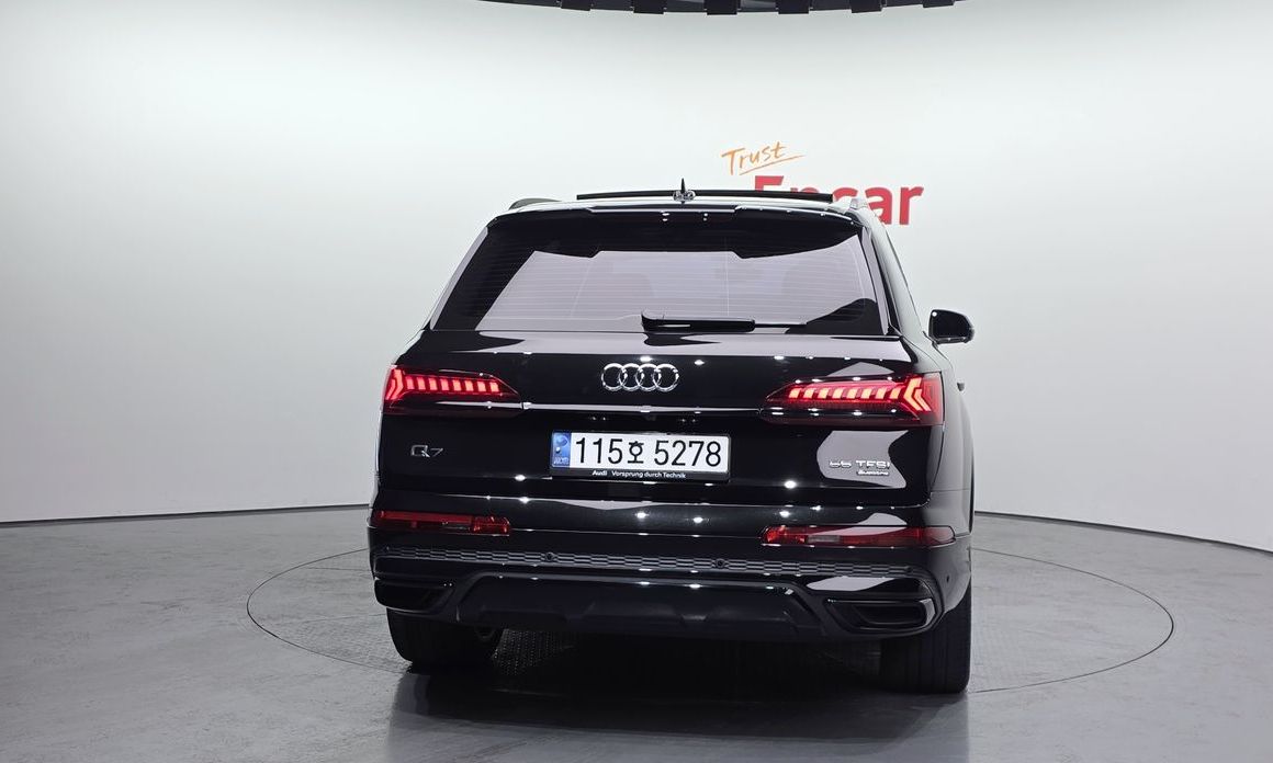 Audi Q7 55 TFSI Quattro Premium, 2022