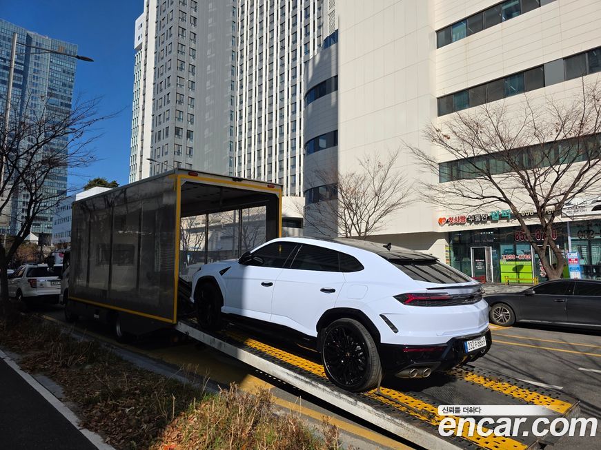 Lamborghini Urus 4.0 V8 SE, 2026