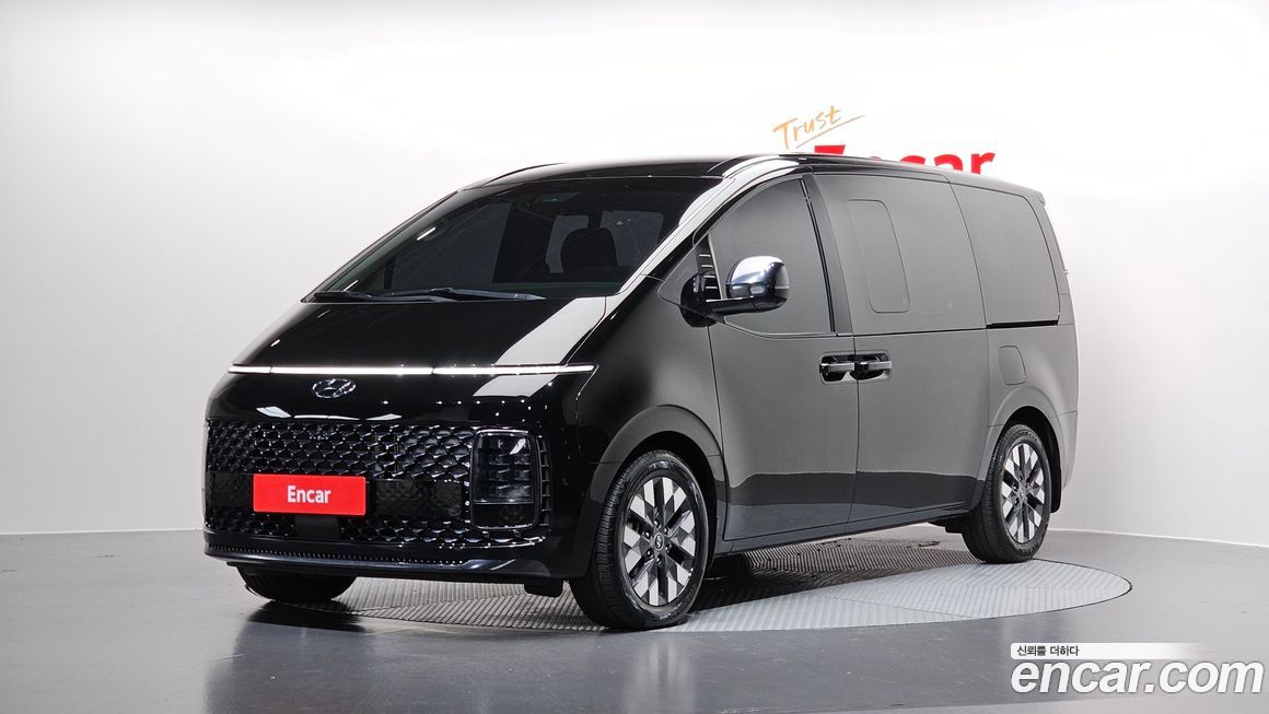 Hyundai Staria Lounge 9-Seater, 2023