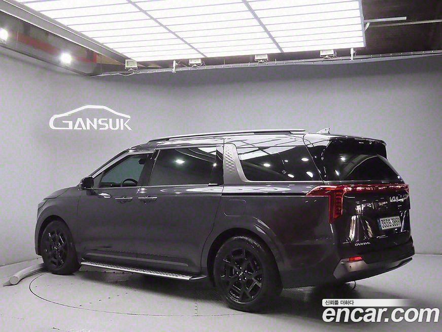Kia Carnival 9-Seater Gravity, 2024