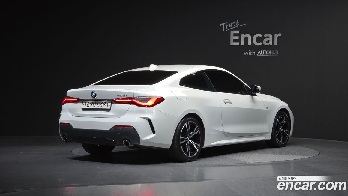 BMW 4-Series 420i M Sport Coupe, 2022