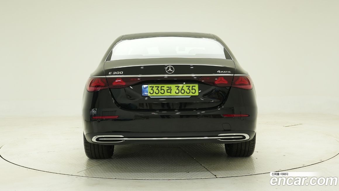 Mercedes-Benz E-Class E300 4MATIC Exclusive, 2025