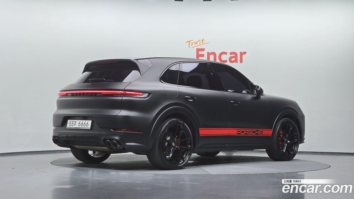 Porsche Cayenne 3.0, 2024