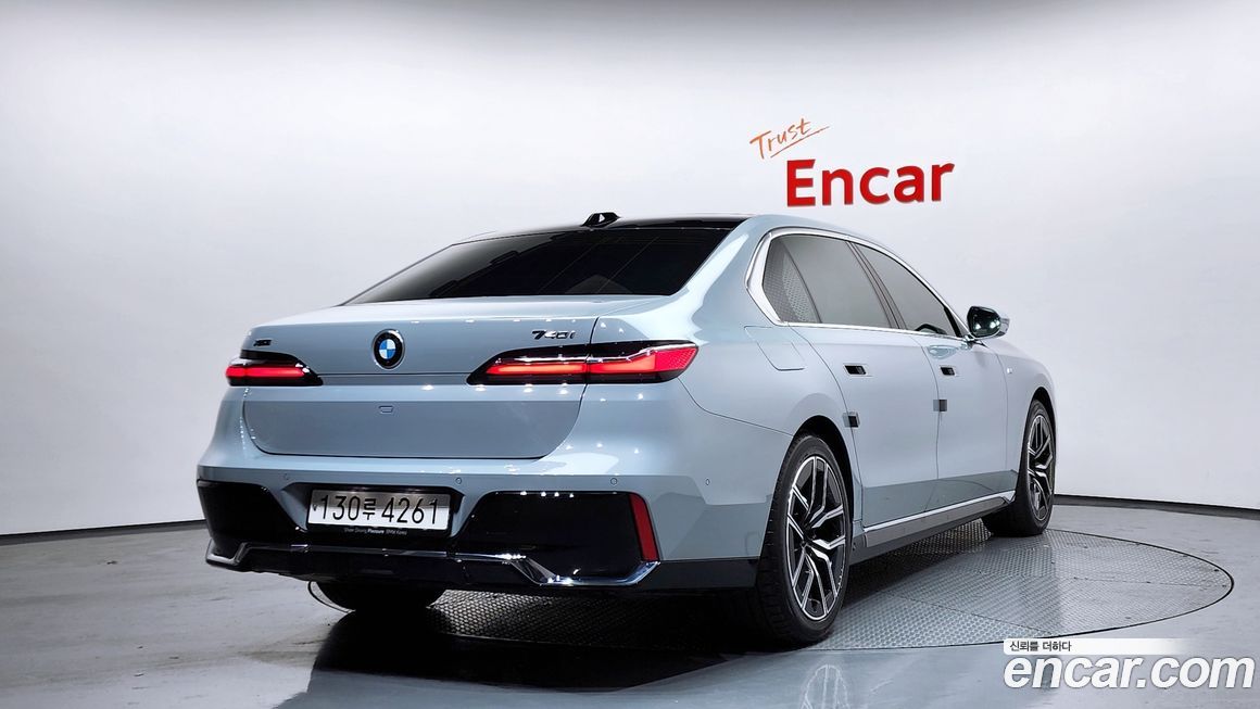 BMW 7-Series 740i xDrive M Sport, 2025