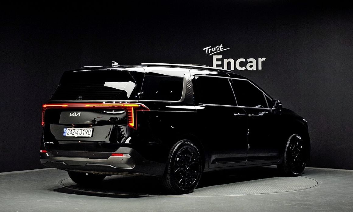 Kia Carnival 9-Seater Gravity, 2025