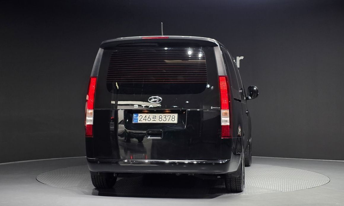 Hyundai Staria Tourer 9-Seater, 2022