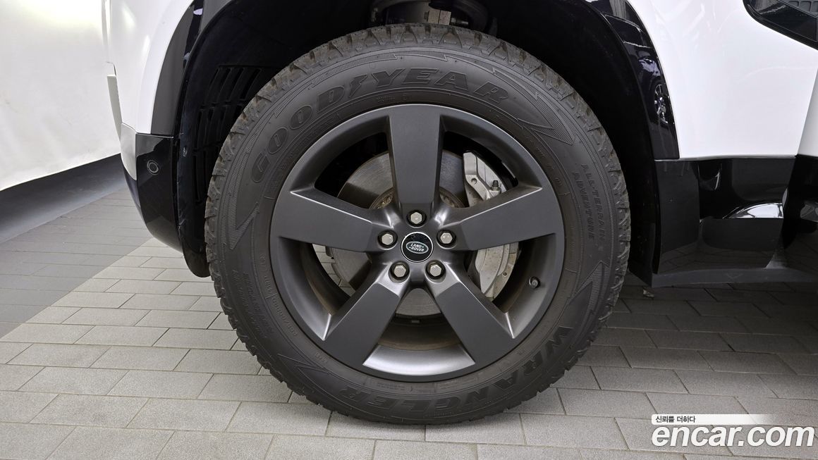 Land Rover Defender 130 P400 X-Dynamic HSE, 2024