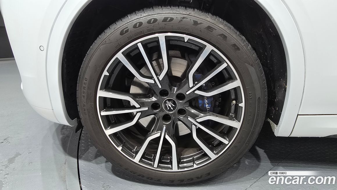 Maserati Grecale 2.0 AWD Modena, 2023