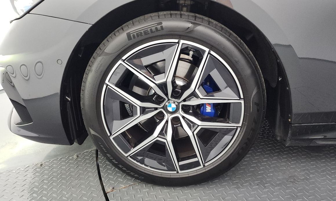 BMW 5-Series 520i M Sport, 2025