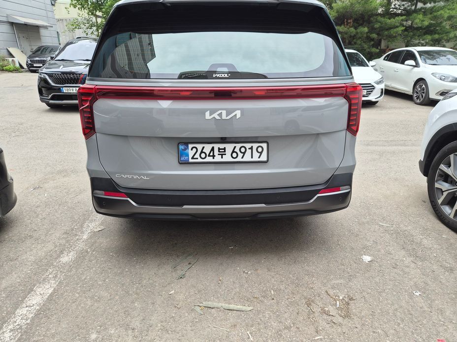 Kia Carnival 9-Seater Gravity, 2025