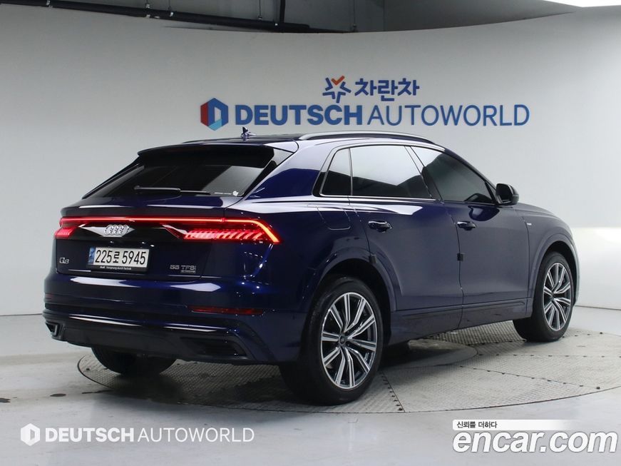 Audi Q8 55 TFSI Quattro Premium, 2021