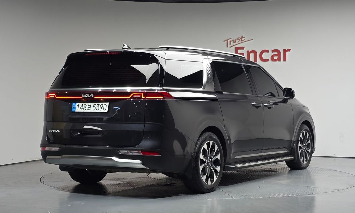 Kia Carnival 9-Seater Signature, 2023