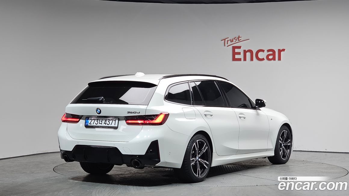 BMW 3-Series 320d Touring M Sport, 2024