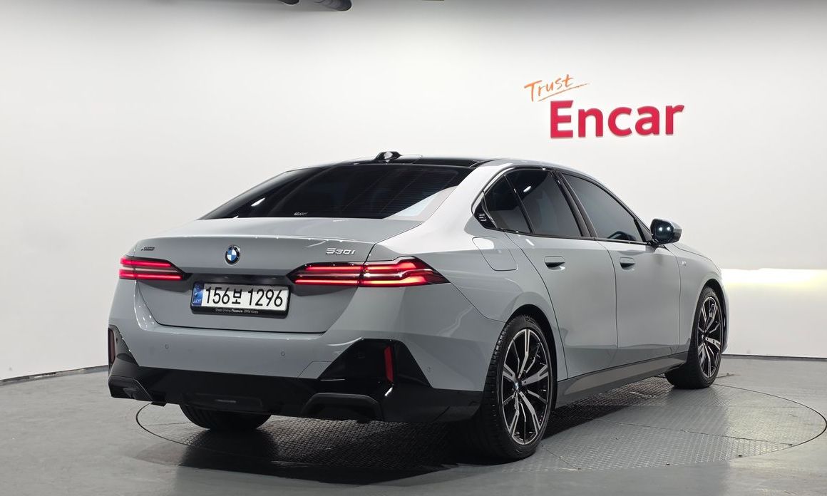 BMW 5-Series 530i xDrive M Sport, 2025