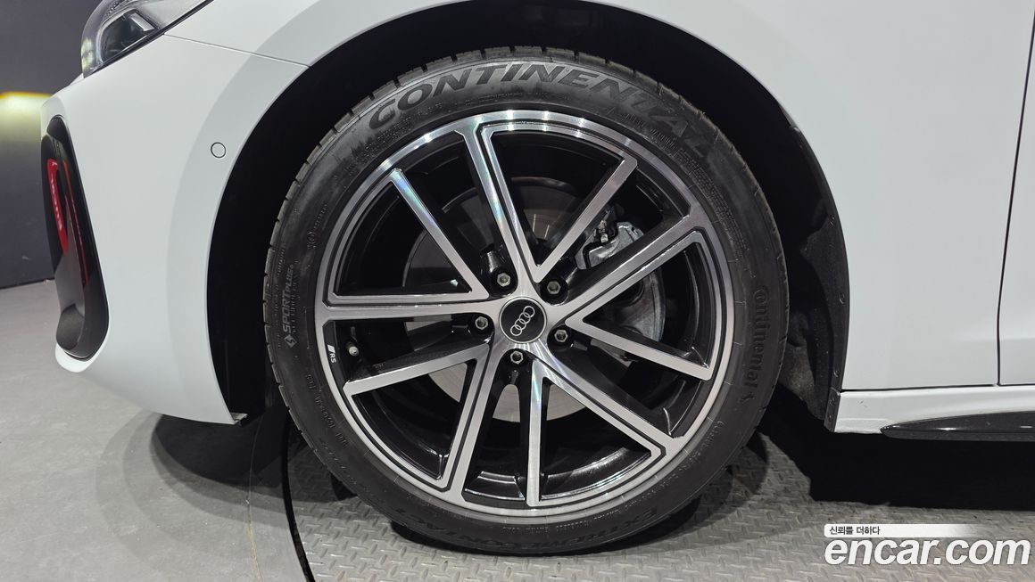 Audi A5 45 TFSI Quattro S Line, 2025