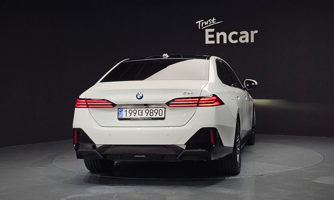 BMW 5-Series 520i M Sport, 2025