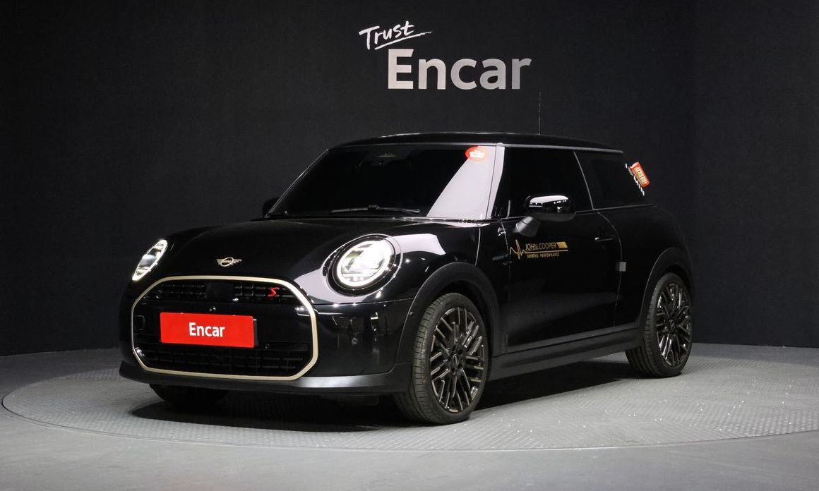 Mini Cooper Favoured, 2025