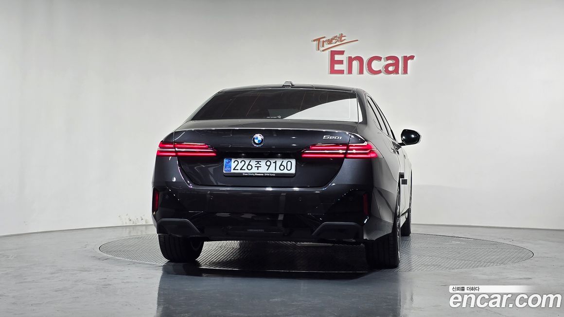 BMW 5-Series 520i M Sport, 2025