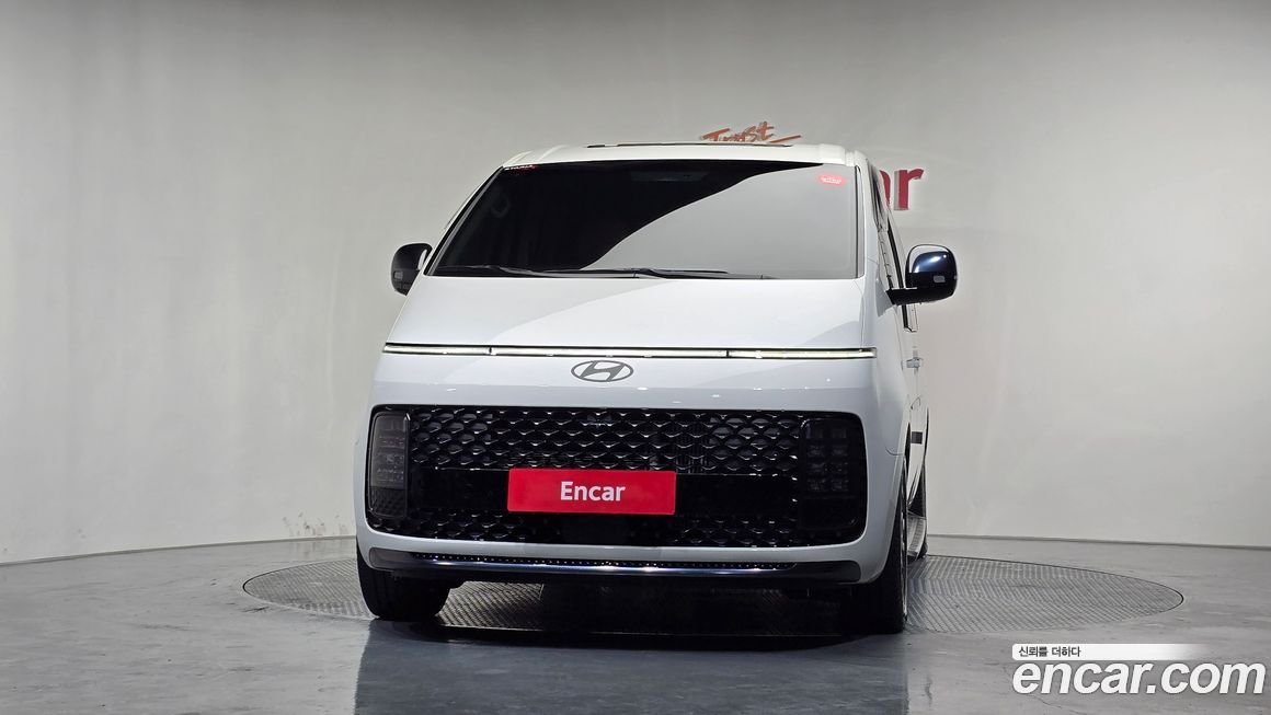 Hyundai Staria Lounge 9-Seater, 2025