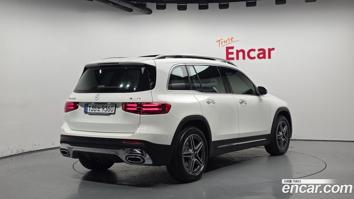 Mercedes-Benz GLB-Class GLB250 4MATIC, 2025