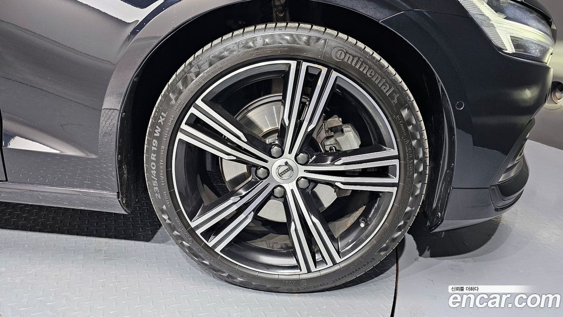 Volvo S60 B5 Inscription, 2022