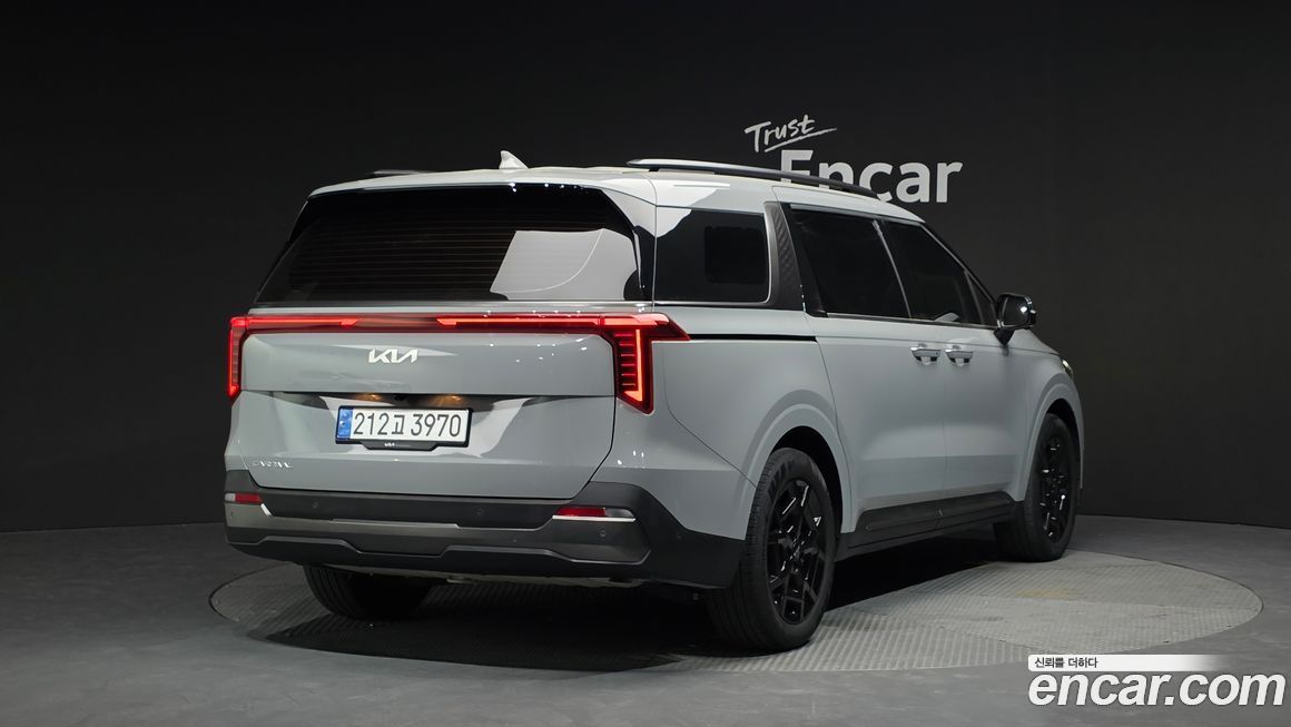 Kia Carnival 9-Seater Gravity, 2025