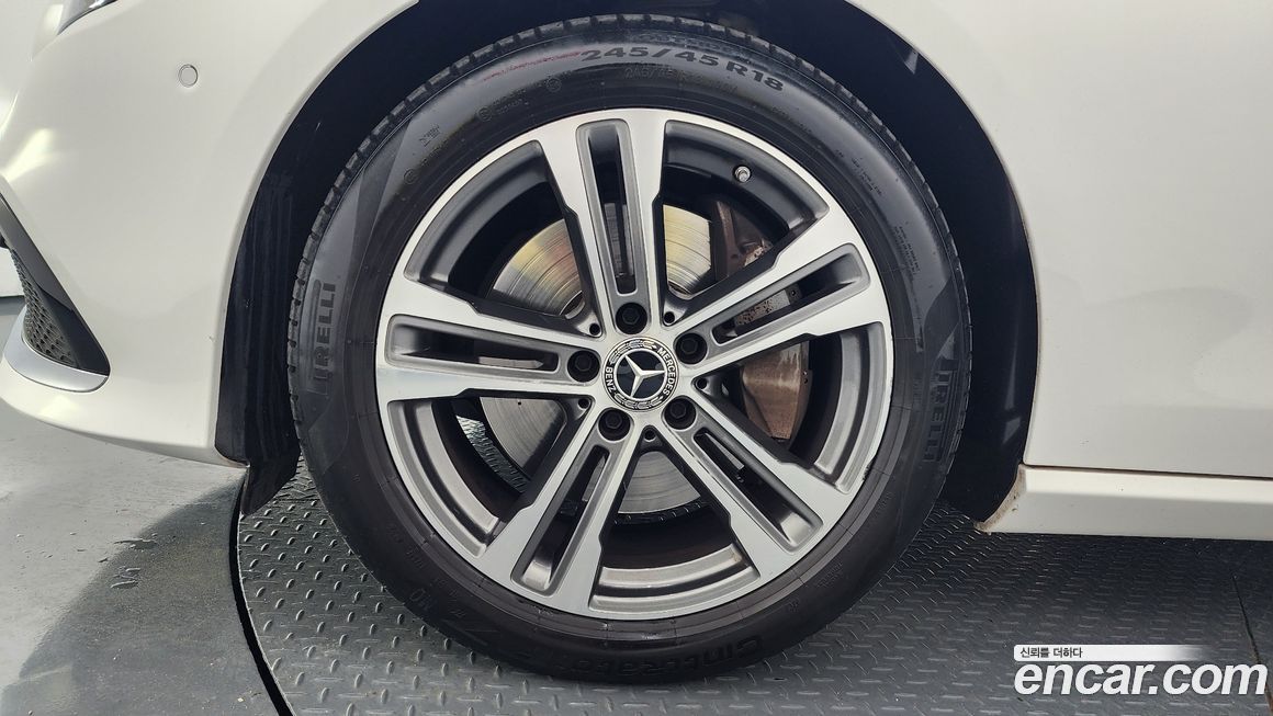 Mercedes-Benz E-Class E350 4MATIC Avantgarde, 2022
