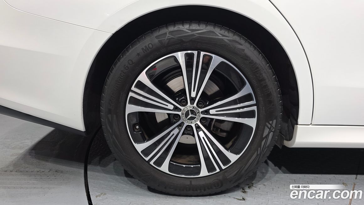 Mercedes-Benz E-Class E200 Avantgarde, 2025