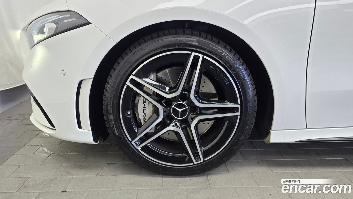 Mercedes-Benz A-Class AMG A35 4MATIC Sedan, 2023