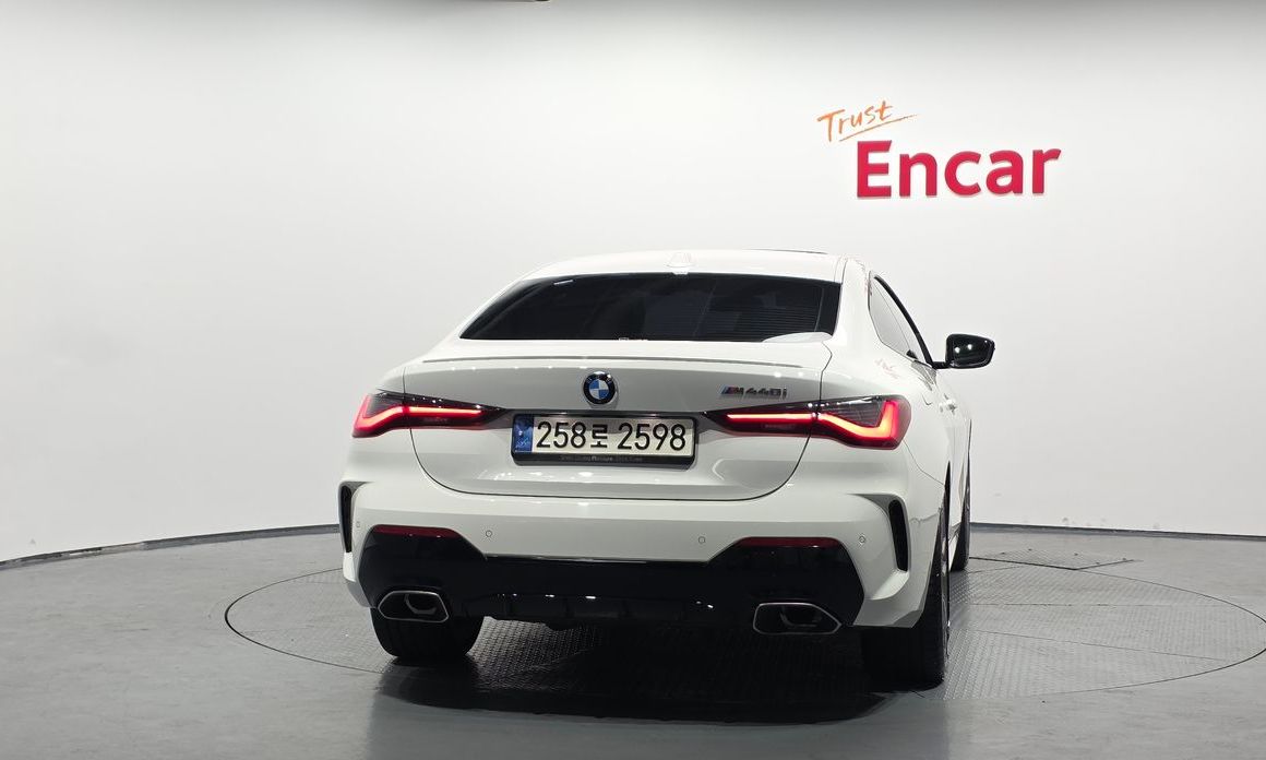 BMW 4-Series M440i xDrive Coupe, 2024
