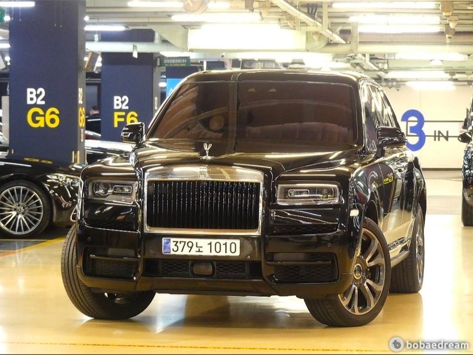 Rolls-Royce Cullinan 6.7 V12, 2024