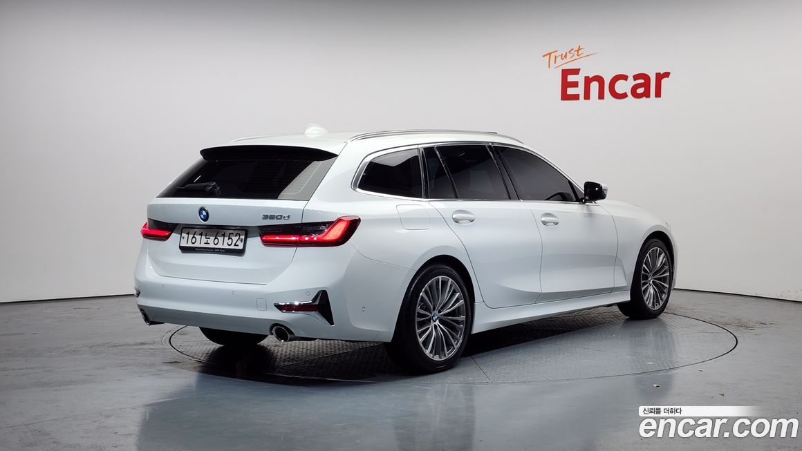 BMW 3-Series 320d Touring Luxury, 2022