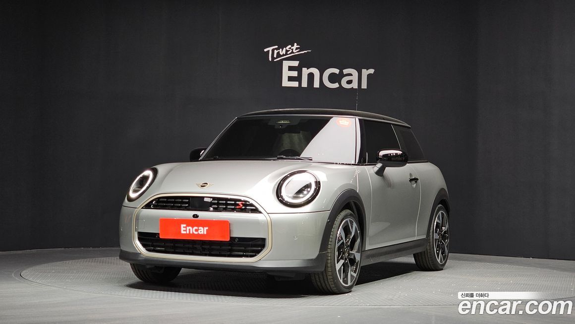 Mini Cooper Favoured, 2026