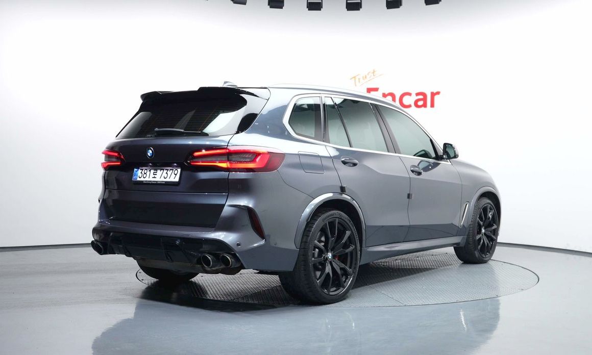 BMW X5 M50i, 2022