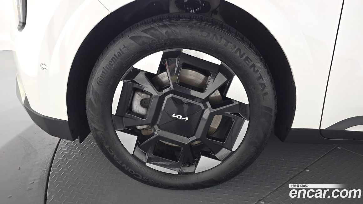 Kia Carnival 9-Seater Signature, 2024