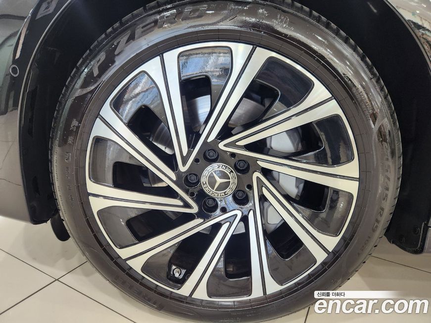 Mercedes-Benz E-Class E300 4MATIC Exclusive, 2025