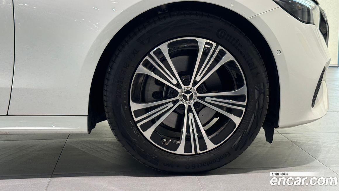 Mercedes-Benz E-Class E200 Avantgarde, 2025