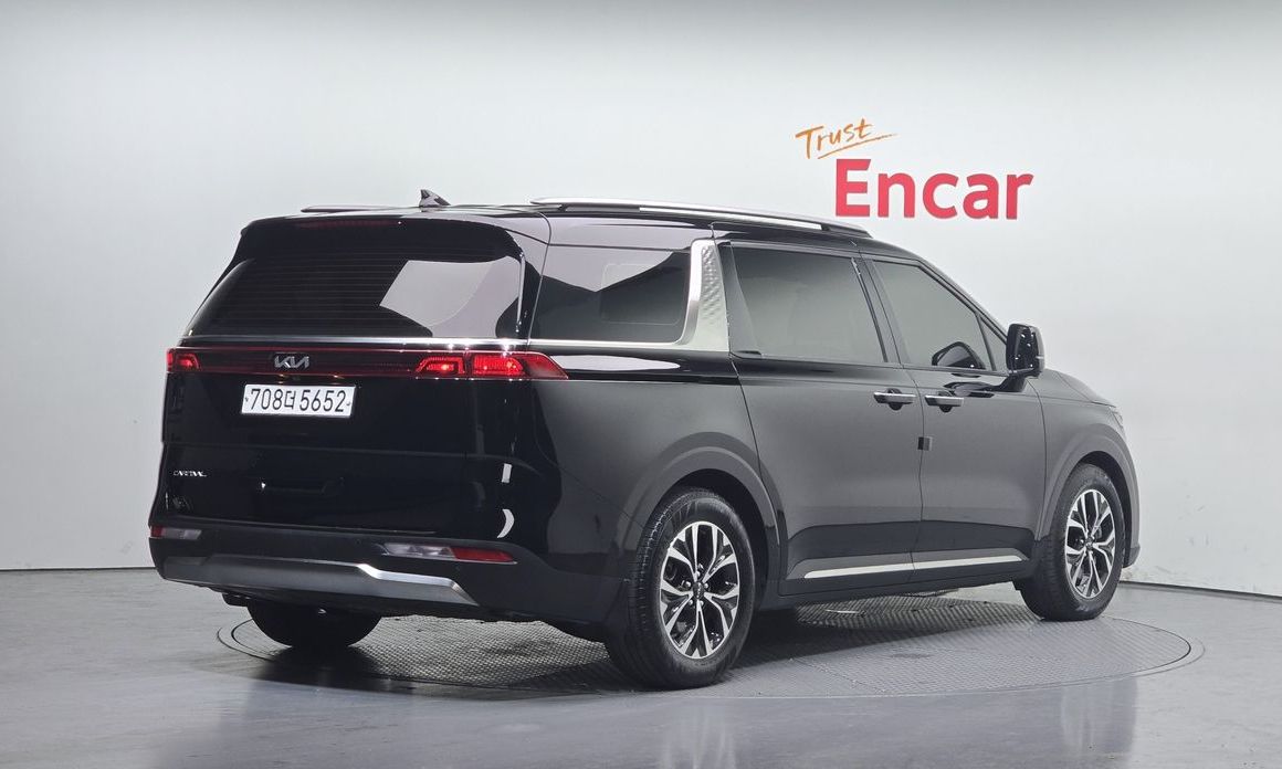 Kia Carnival 11-Seater Signature, 2023