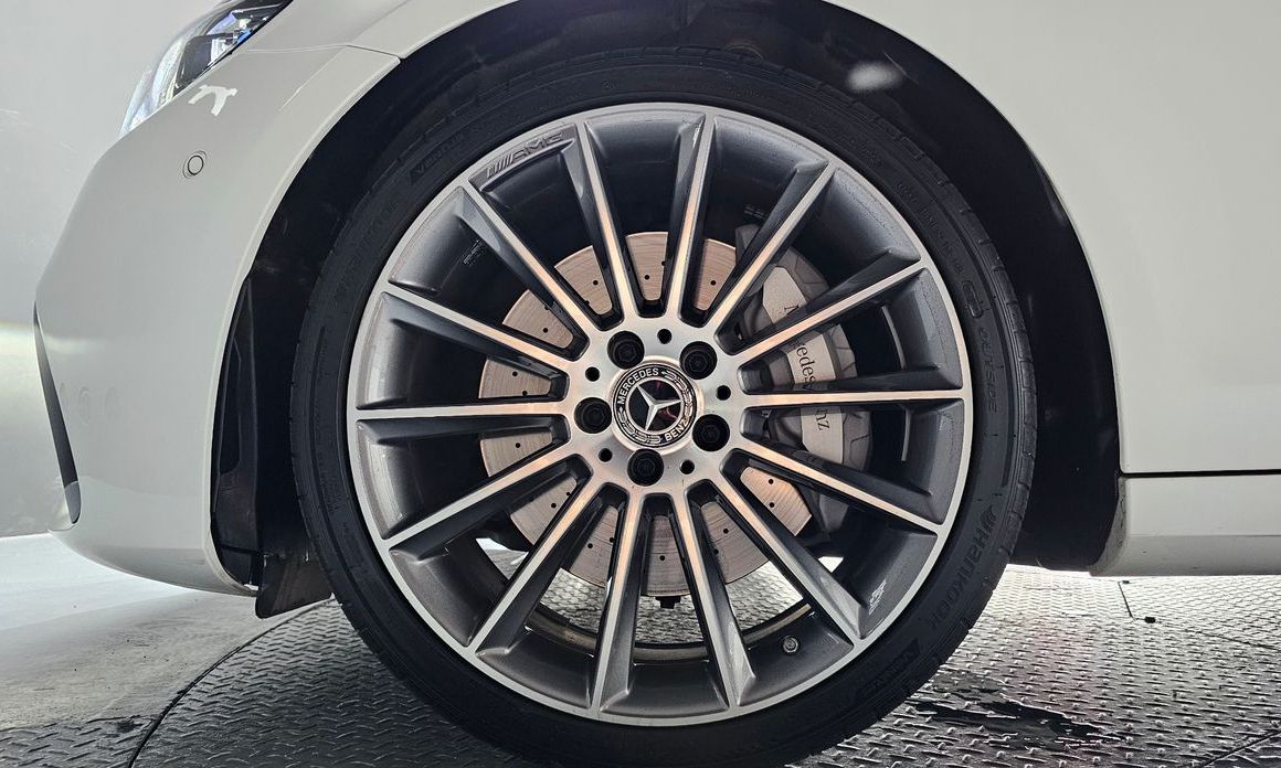 Mercedes-Benz E-Class E350 4MATIC AMG Line, 2022