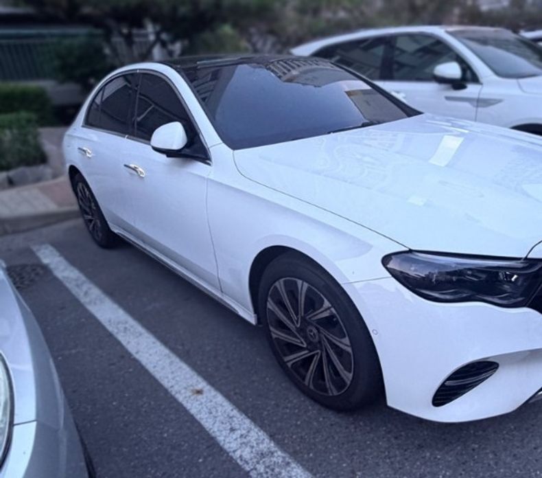 Mercedes-Benz E-Class E300 4MATIC Exclusive, 2024