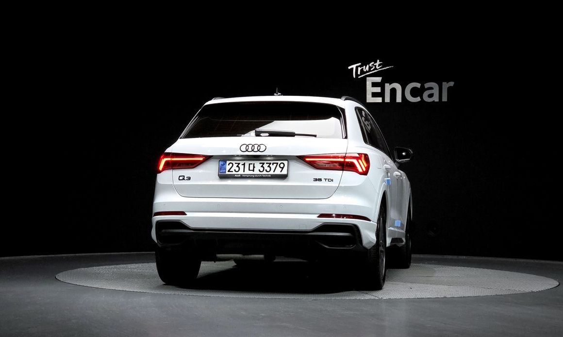Audi Q3 35 TDI Premium, 2025