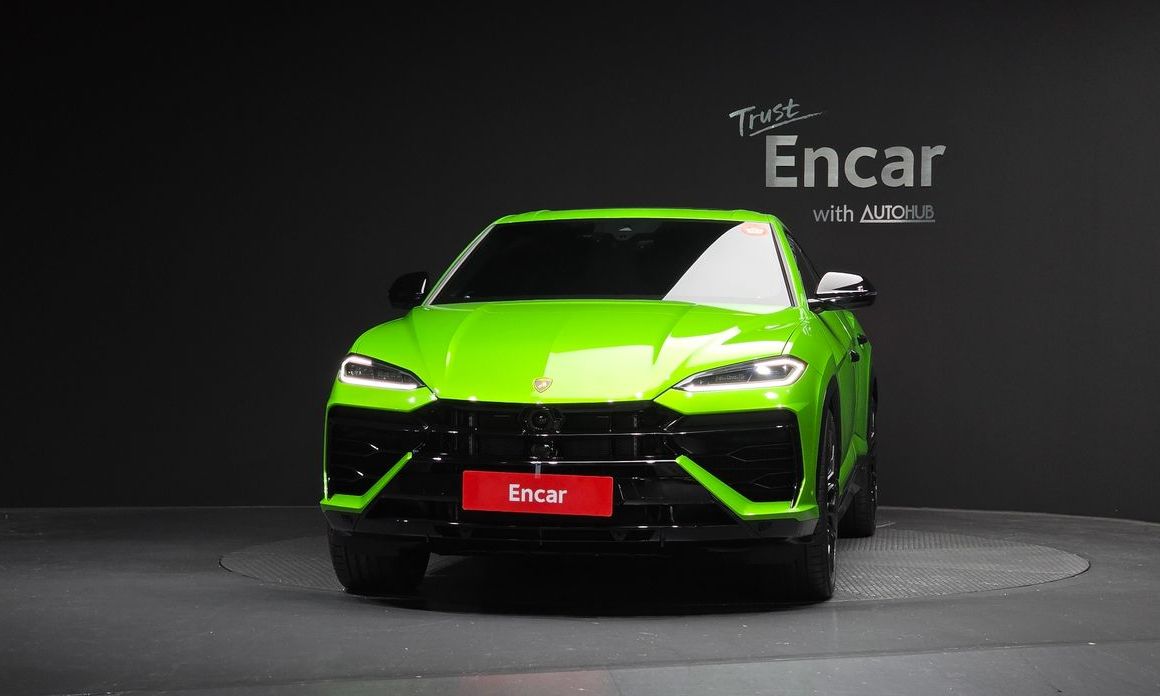 Lamborghini Urus 4.0 V8 SE, 2025